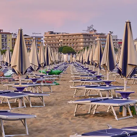 Apartment Warm With Swimming Pool In A Village Bibione